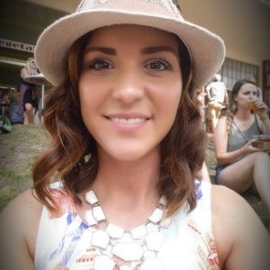 Meet your Posher, Kayti